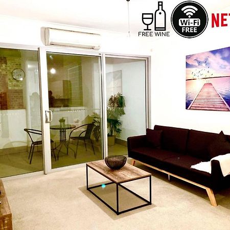 Project Bnb On Waymouth Adelaide Exterior photo